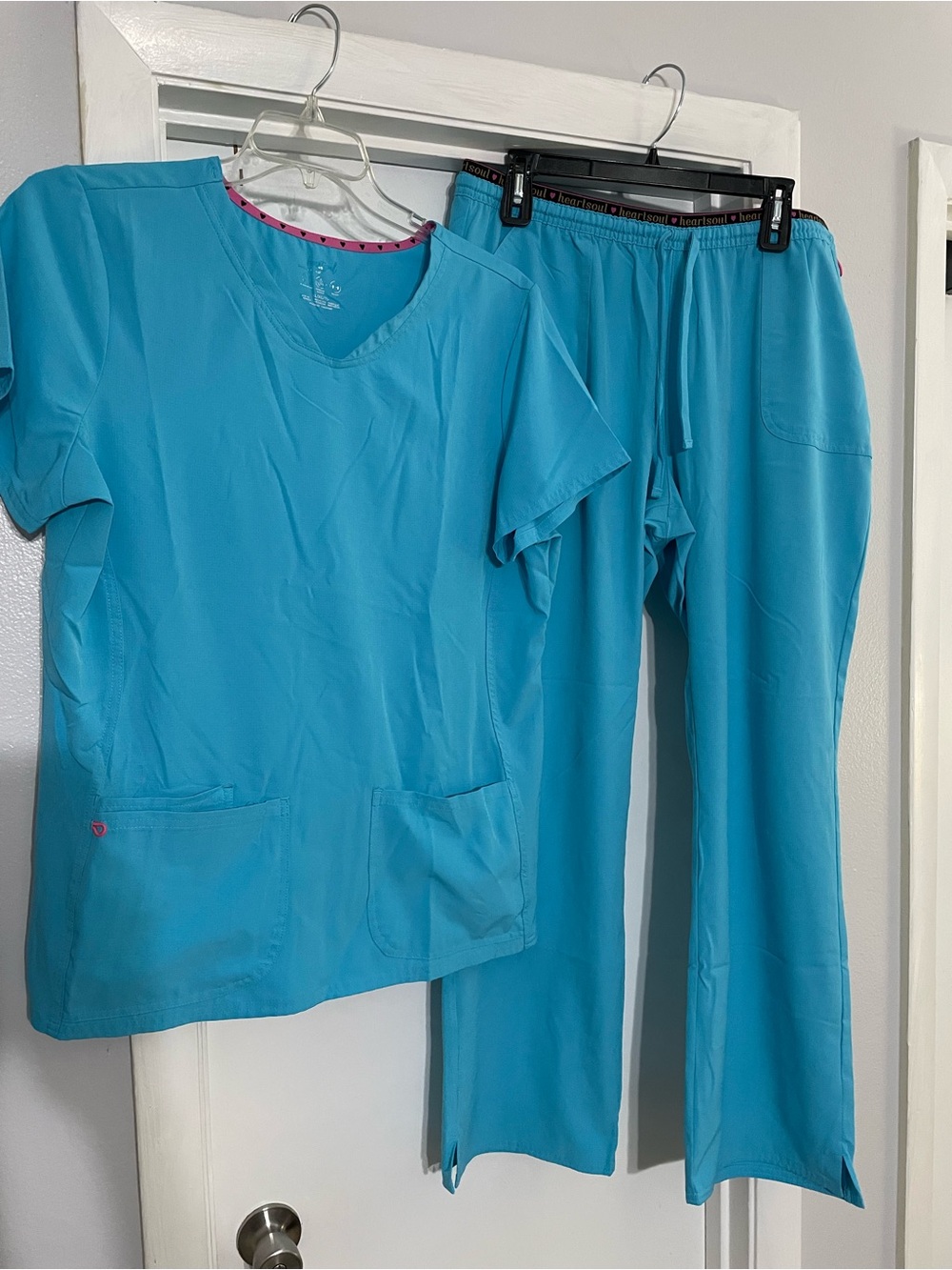 XL Heart & Soul Women's Teal Scrub Set - Top & Drawstring Pants